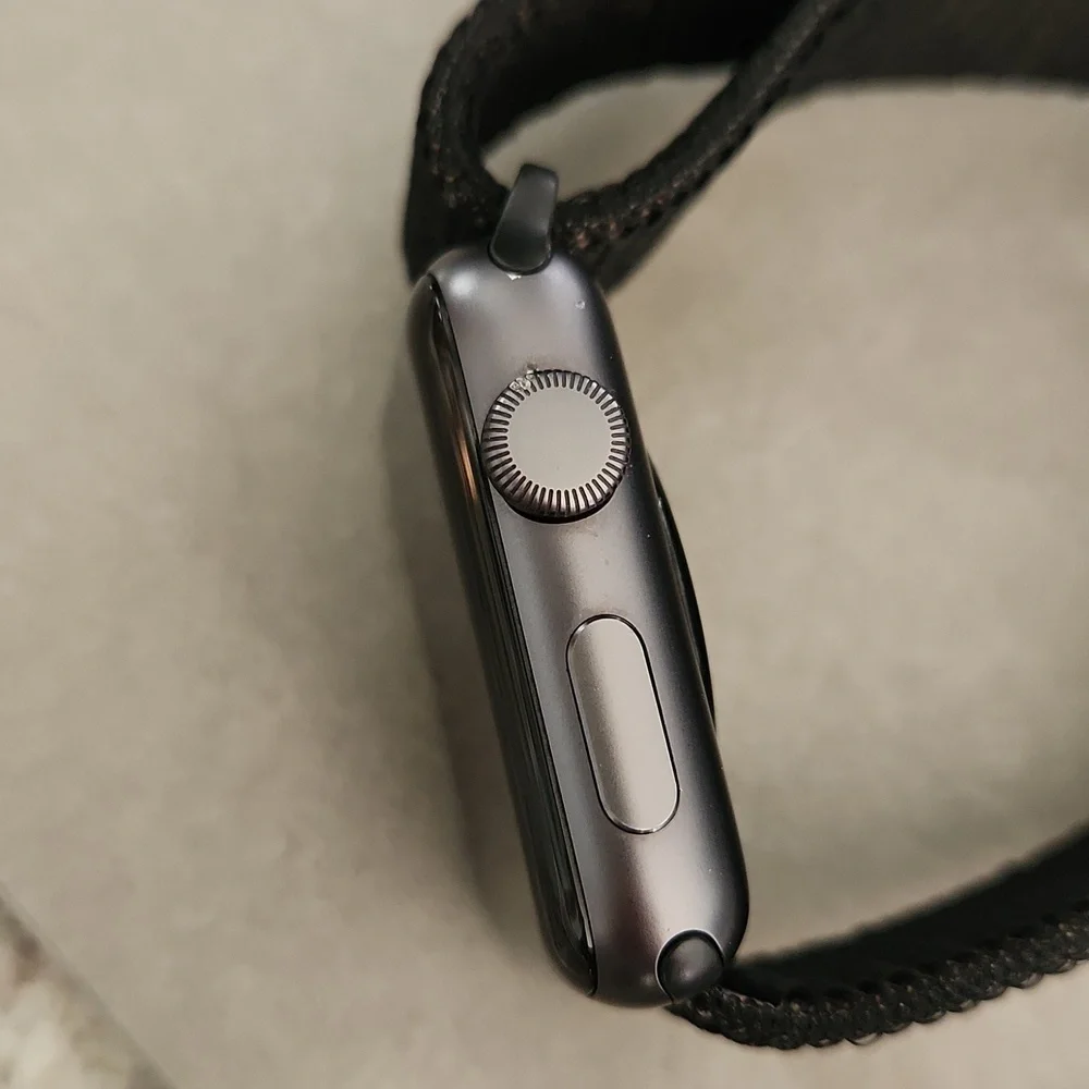 Apple Watch Series 3 - Black w Stretch Strap